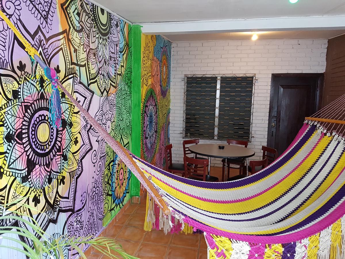 Hostal Aqui Me Quedo San Pedro Sula Exterior foto