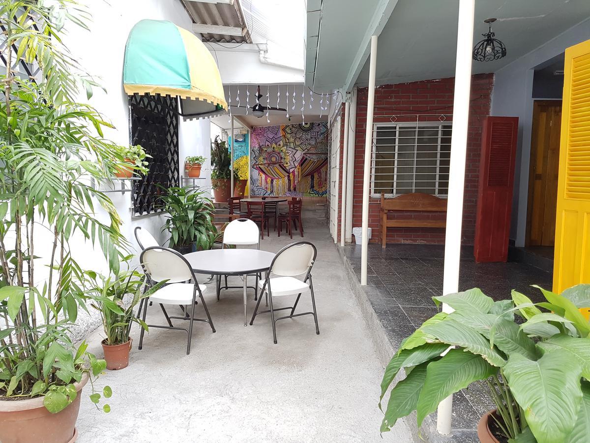 Hostal Aqui Me Quedo San Pedro Sula Exterior foto